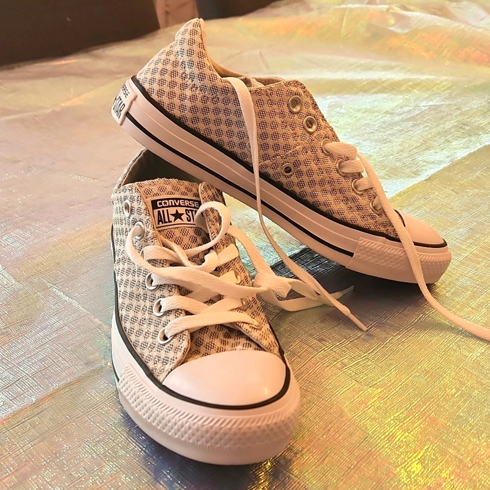 Nwob converse gray silver dot size 7